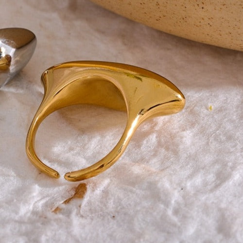 Oblong Ring