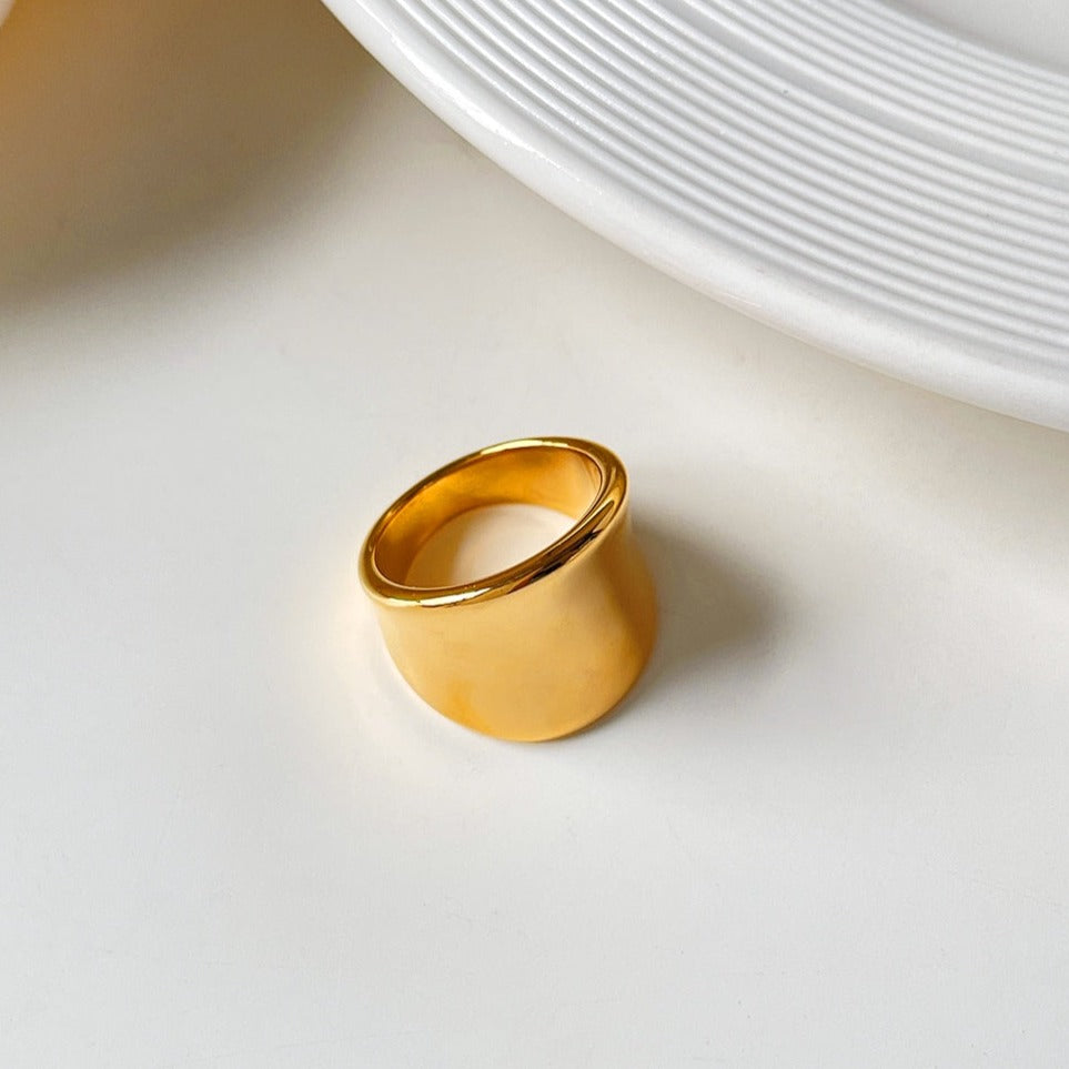 Wide Concave Ring