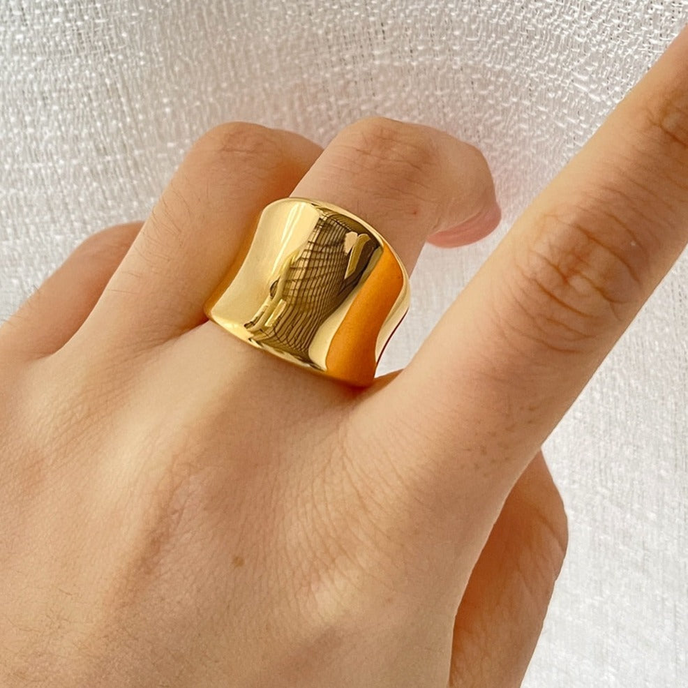 Wide Concave Ring